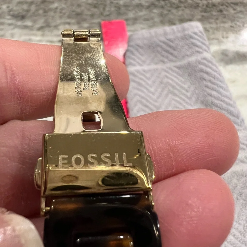 Womens fossil brand watch-tortoise parters band w gold head - Picture 4 of 6